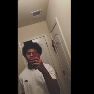 Meet your Posher, Esai